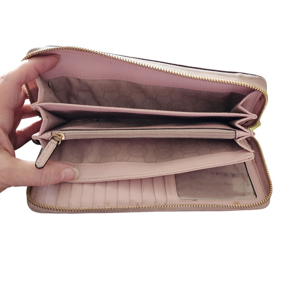 Michael Kors dusty pink Jet Set Travel Saffiano Leather Continental Wallet - Picture 3 of 5